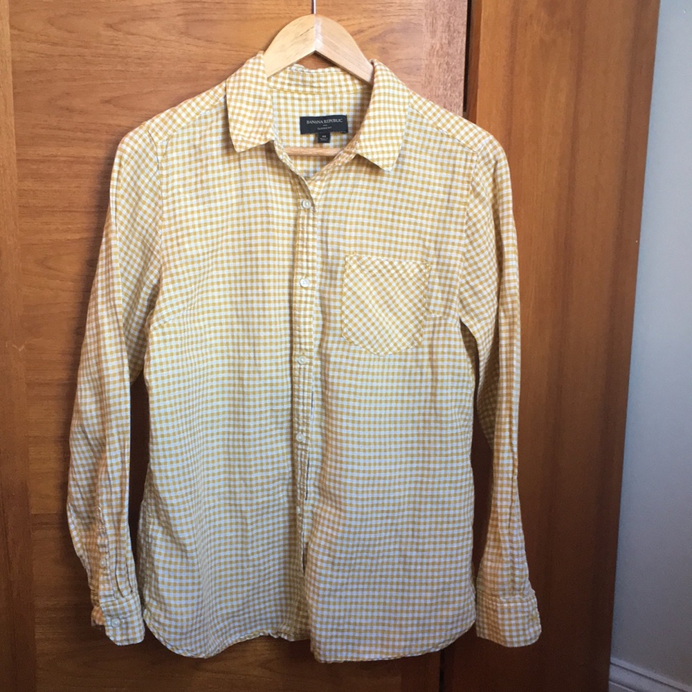 Banana Republic Gingham button up shirt